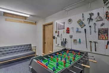 Mökkimajoitus Cozy Blue River Cabin W/ Treehouse: 6 Mi To Skiing