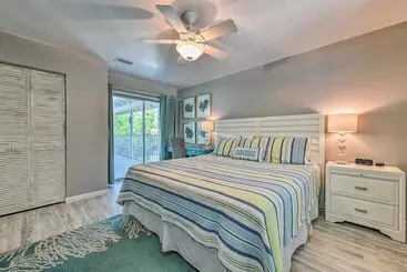 Canalfront Anna Maria Cottage W/ Pool & Hot Tub!