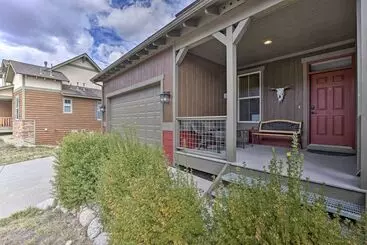 Mökkimajoitus Granby Home W/ Hot Tub + Ski, Golf & Pool Access