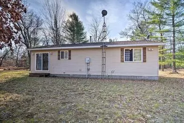 Mökkimajoitus Orv, Snowmobiling & Hunting Cabin On Groomed Trail