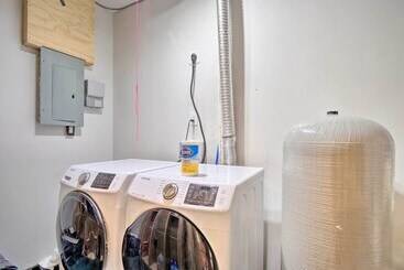 Сельский дом 24 0132 Alma Retreat W/ Deck: 17 Mi To Skiing