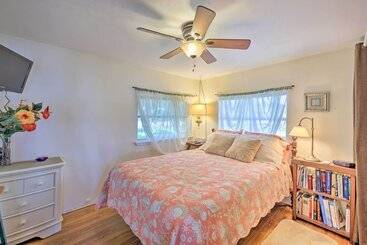 Сельский дом Riverfront St Augustine Retreat, Near Boat Launch!