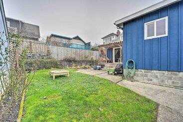 Casa Rurale Sun Soaked Sandy Point Haven W/ Beach Access!