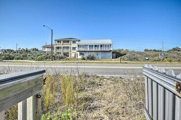 Dom wiejski Sunny Florida Home W/ Decks & View, Steps To Beach