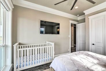 Сельский дом Walk To Beach: Modern Galveston Home W/ Balconies!