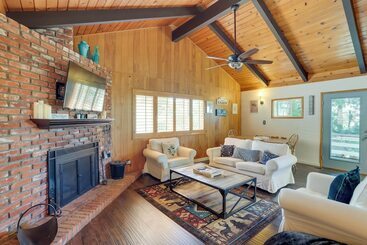 茅舍 Lake Arrowhead Retreat By Snow Valley Mtn Resort!