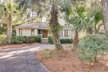 Mökkimajoitus Spacious Kiawah Island Home W/ Deck, Walk To Beach