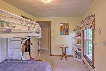 קוטג'' Spectacular Views W/ Deck, Fire Pit, & Game Room!