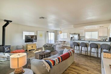 Kır Evi Sunny Oasis W/ Hot Tub ~ 11 Mi To Nat L Park!