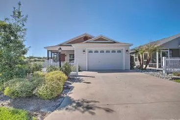 コテージ The Villages Retreat W/ Lanai & Lake Views!