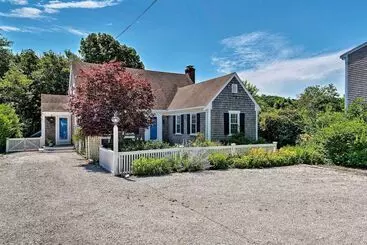 Mökkimajoitus Waterfront Hyannis Gem: Walk To Hyannis Port Beach