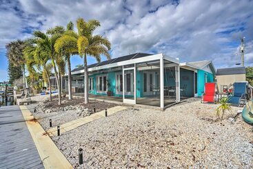 별장 Waterfront Matlacha Home W/ Hot Tub & Grill!