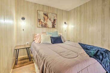 Сельский дом Pet Friendly Retreat On A Horse Breeding Farm!