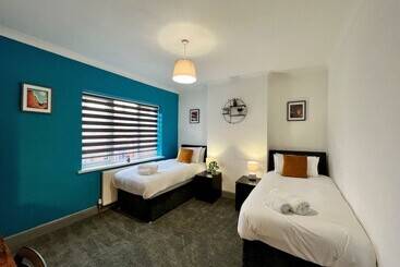 ペンション Bramhall House