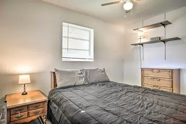 Mökkimajoitus Pets Welcome: Cozy Home W/ Pool In Margate!