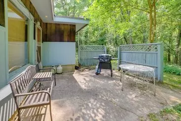 Rustic Cottage With Fire Pit & Private Yard!