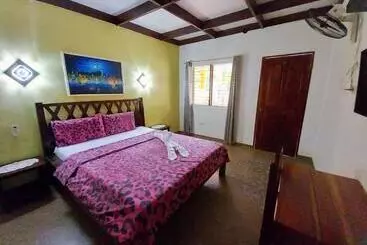 ホテル Malapascua Garden Resort