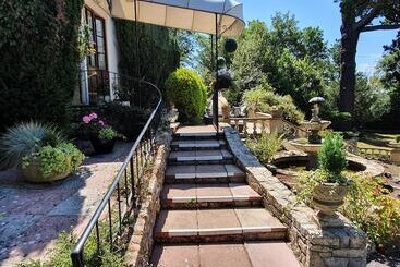 ホテル The Mount Pleasant