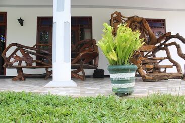 Отель New Lion Palace