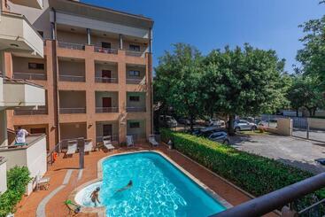 هتل Villa La Cavaliera