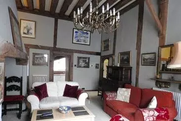 Apartamente turistice Taylour House   Edenbridge, Sleeps 10, Historic, Unique Yet Modern