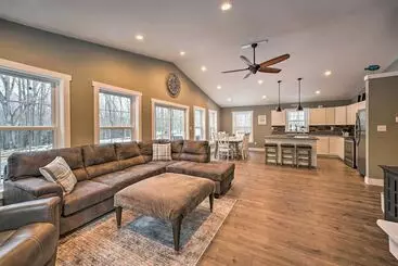 コテージ Bright Ludington Home < 1 Mi To Hamlin Lake