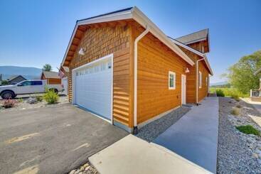 Cabane Dover Vacation Rental: Walk To Lake Pend!