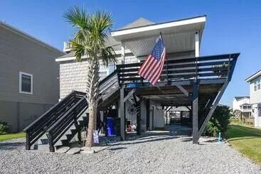 Mökkimajoitus Gorgeous Oib Escape W/ Dock & Canal View!