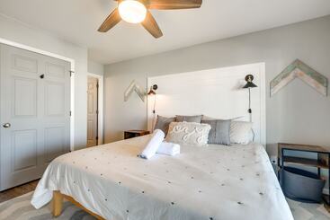 بيت ريفى Gorgeous Oib Escape W/ Dock & Canal View!