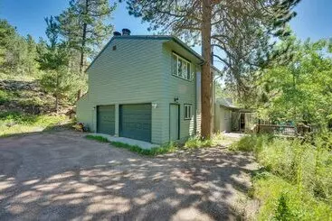 Mökkimajoitus Stunning Golden Home W/ Deck ~ 35 Mi To Denver!