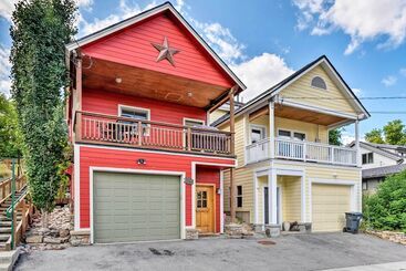 קוטג'' Quiet Park City Home W/ Hot Tub   Walk To Main St!