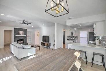 Landhus Stunning Plano Home W/ Private Pool & Hot Tub