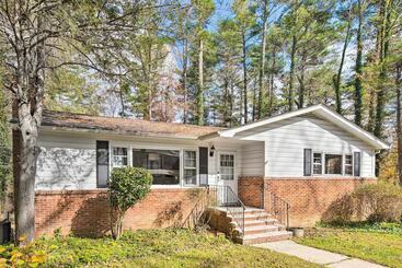بيت ريفى Lovely Hendersonville Home, Near Parks!