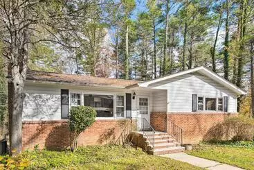コテージ Lovely Hendersonville Home, Near Parks!