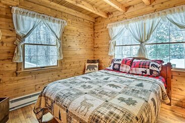 コテージ Andover Cabin Retreat W/ Hot Tub & Fireplace!