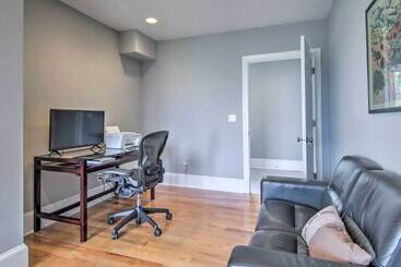 קוטג'' Bayfront Gem W/ Amazing Water Views + Pond!