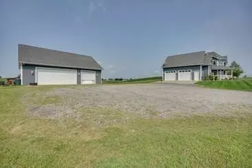 Mökkimajoitus Blue Birds Perch: Stunning Home On Private Hilltop