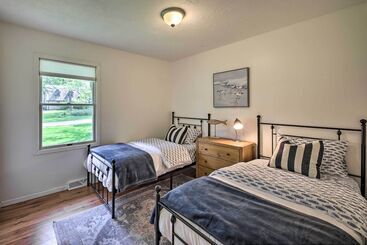 קוטג'' Lake Nagawicka Home 2 Blocks To Boat Launch