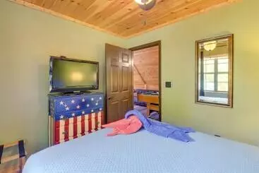 Mökkimajoitus Above & Beyond Pigeon Forge Cabin W/ Prime Views!