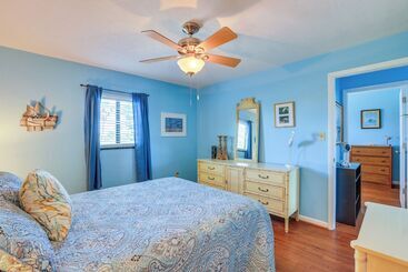 Dom wiejski Waterfront Duplex W/ Dock & Views: Near Town!