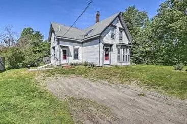 Mökkimajoitus Historic Waldoboro House Near Lakes, Boating, Etc!