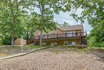 Mökkimajoitus Lazy Rs Lakehouse  W/ Hot Tub & Dock In Warsaw!