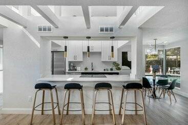 Сельский дом Luxurious Clearwater Retreat W/ Lanai & Pool!