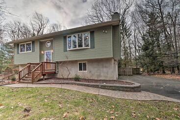 Landhus 3 Mi To Kalahari: Pocono Mountain Home W/ Fire Pit