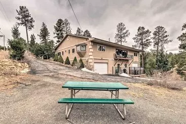 Mökkimajoitus Casa Ruidoso Cabin: Hot Tub, Views & Pool Table!