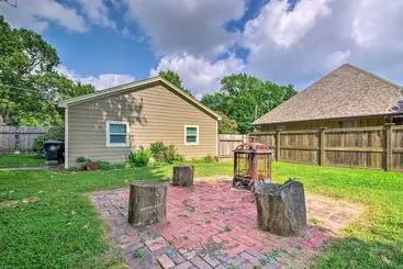 コテージ Sedalia Retreat W/ Spacious Yard & Fire Pit!