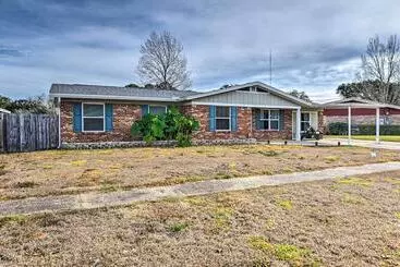 Mökkimajoitus Spacious Fort Walton Beach Home ~ 2 Mi To Beach!