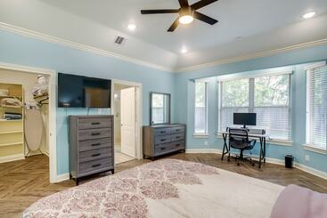 بيت ريفى Chic Texas Abode W/ Patio & Fenced In Yard!