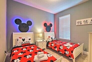 茅舍 Game Room: Disney Themed Resort Home In Davenport!