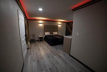 Мотель Artesia Motor Inn